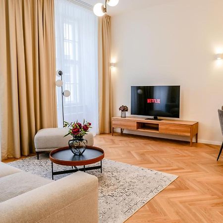 Laurinska 1 Apartments Bratislava Buitenkant foto