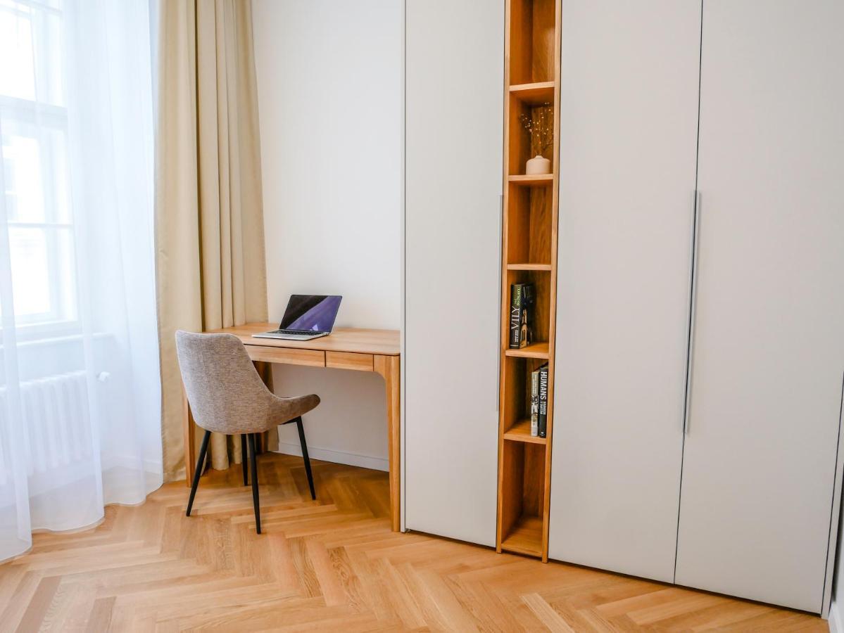 Laurinska 1 Apartments Bratislava Buitenkant foto