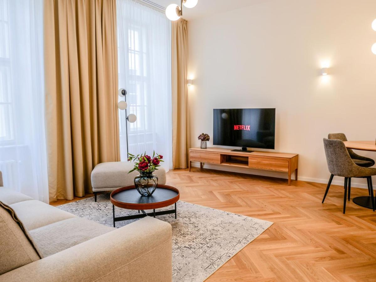 Laurinska 1 Apartments Bratislava Buitenkant foto