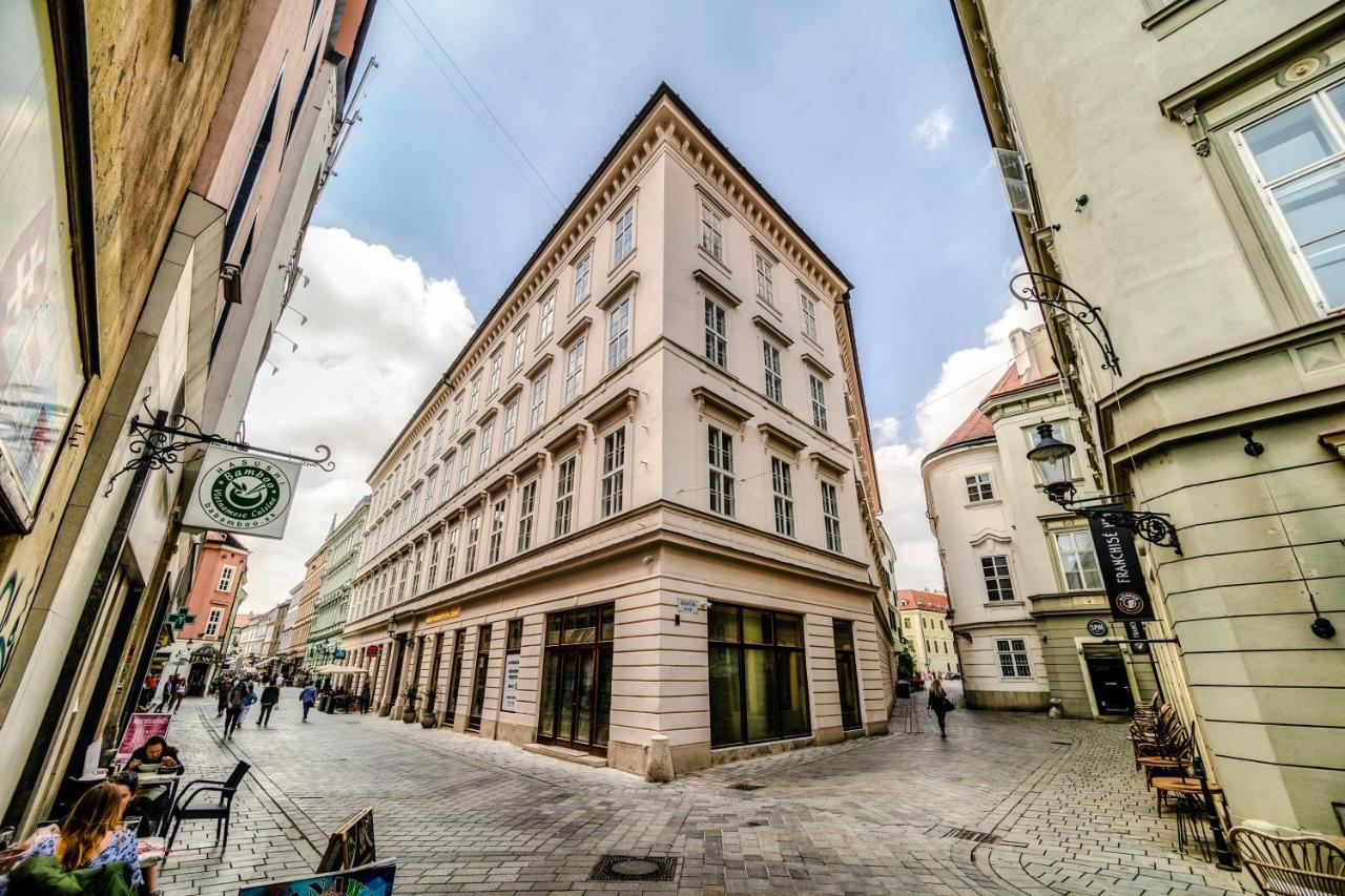 Laurinska 1 Apartments Bratislava Buitenkant foto