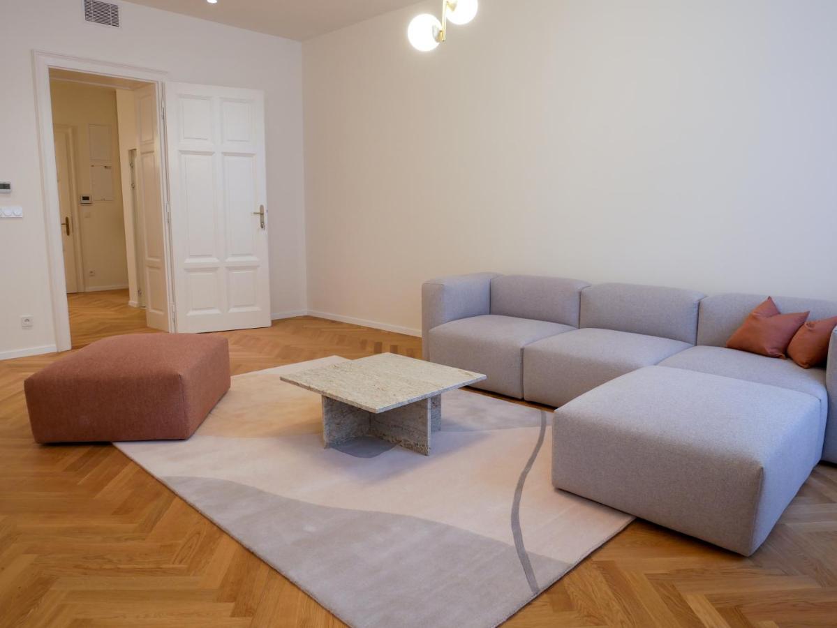 Laurinska 1 Apartments Bratislava Buitenkant foto
