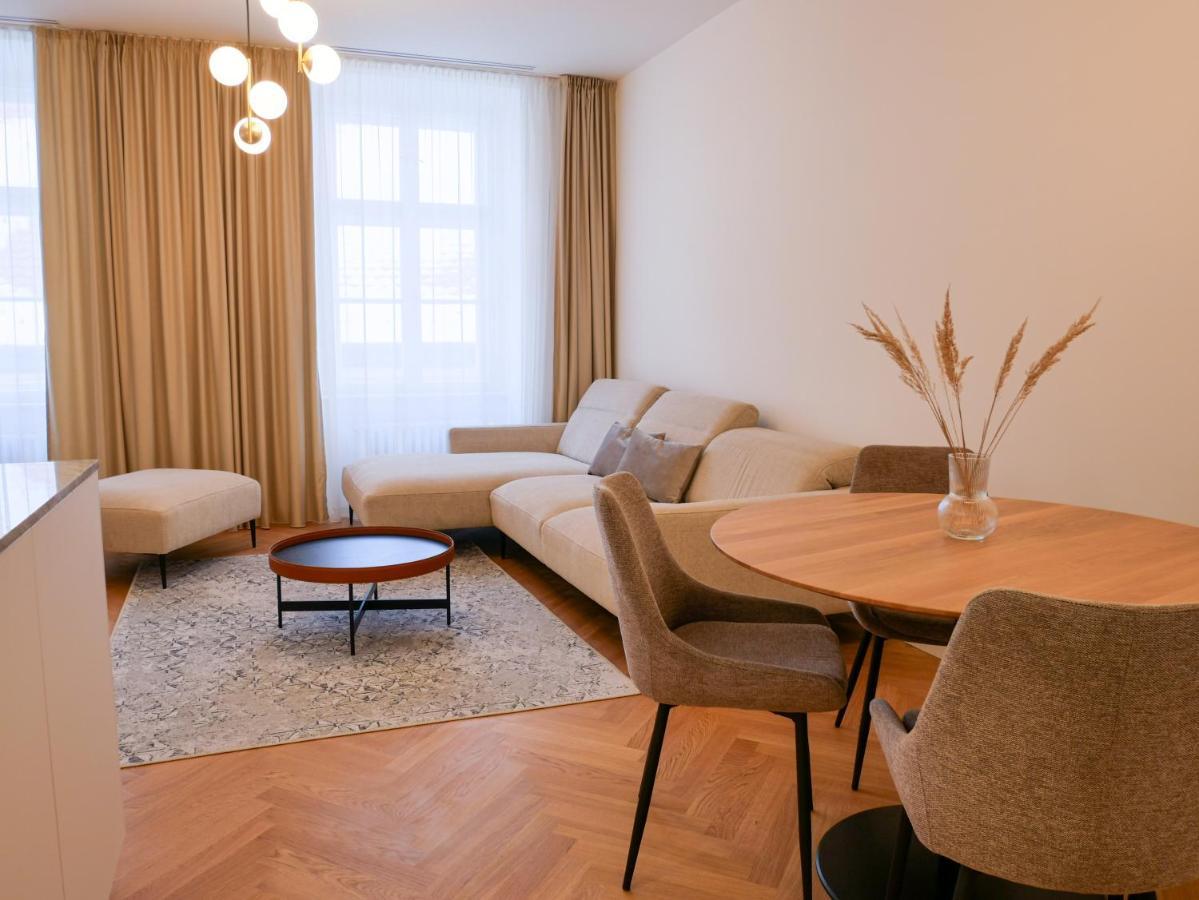 Laurinska 1 Apartments Bratislava Buitenkant foto