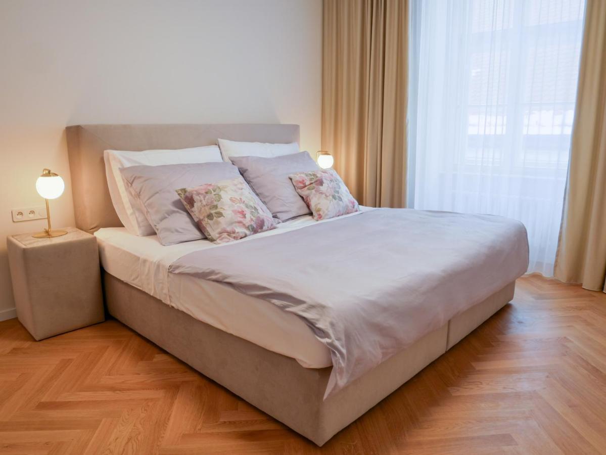 Laurinska 1 Apartments Bratislava Buitenkant foto